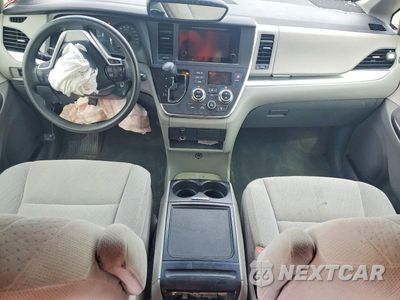 Zdjęcie 8 z 13 samochodu: 2015 TOYOTA SIENNA LE VIN:5TDKK3DC0FS650302 - miniatura