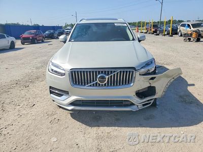 Piąte zdjęcie samochodu w środku: 2022 VOLVO XC90 T6 INSCRIPTION VIN:YV4A22PLXN1841767 - miniatura