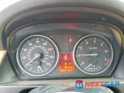 Zdjęcie 9 z 13 samochodu: 2014 BMW X1 XDRIVE28I VIN:WBAVL1C57EVY19881 - miniatura