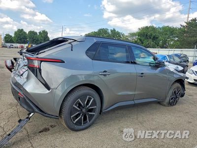 Trzecie zdjęcie samochodu z tyłu: 2026 TOYOTA BZ XLE VIN:JTMBDAFB0TA010893 - miniatura