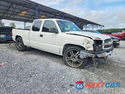 Czwarte zdjęcie samochodu z boku: 2004 CHEVROLET SILVERADO C1500 VIN:2GCEC19V841107664 - miniatura