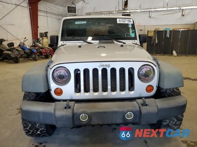 Piąte zdjęcie samochodu w środku: 2011 JEEP WRANGLER SPORT VIN:1J4AA2D10BL511266 - miniatura