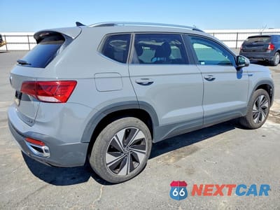 Trzecie zdjęcie samochodu z tyłu: 2024 VOLKSWAGEN TAOS SE VIN:3VVVX7B21RM029060 - miniatura