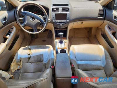 Zdjęcie 8 z 13 samochodu: 2003 HONDA ACCORD EX VIN:JHMCM56733C065249 - miniatura