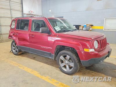Czwarte zdjęcie samochodu z boku: 2015 JEEP PATRIOT LATITUDE VIN:1C4NJRFB7FD215733 - miniatura