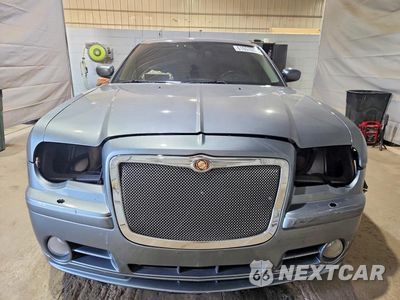 Piąte zdjęcie samochodu w środku: 2006 CHRYSLER 300C SRT-8 VIN:2C3LA73W96H479899 - miniatura