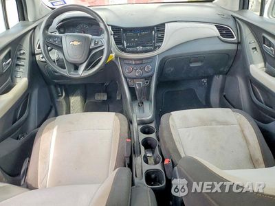 Zdjęcie 8 z 13 samochodu: 2019 CHEVROLET TRAX LS VIN:3GNCJKSB3KL196548 - miniatura