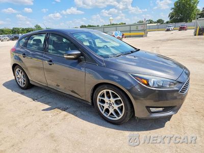 Czwarte zdjęcie samochodu z boku: 2015 FORD FOCUS SE VIN:1FADP3K20FL363683 - miniatura