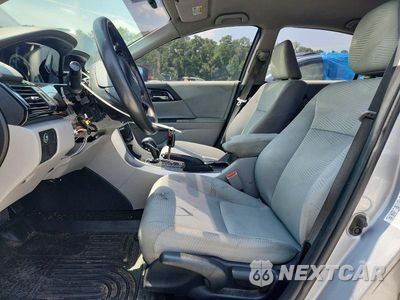 Zdjęcie 7 z 12 samochodu: 2017 HONDA ACCORD LX VIN:1HGCR2F3XHA273020 - miniatura