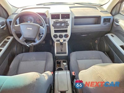 Zdjęcie 8 z 13 samochodu: 2008 JEEP PATRIOT SPORT VIN:1J8FF28WX8D752668 - miniatura