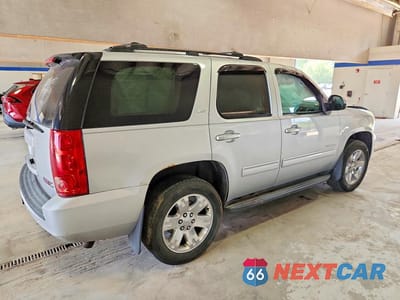 Trzecie zdjęcie samochodu z tyłu: 2012 GMC YUKON SLT VIN:1GKS2CE04CR311500 - miniatura