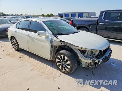 Czwarte zdjęcie samochodu z boku: 2015 HONDA ACCORD HYBRID EXL VIN:1HGCR6F51FA002725 - miniatura