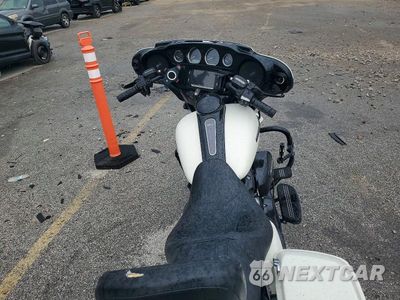 Zdjęcie 6 z 8 samochodu: 2018 HARLEY-DAVIDSON FLHXS STREET GLIDE SPECIAL VIN:1HD1KRC1XJB606109 - miniatura