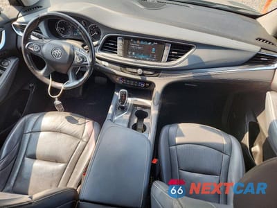 Zdjęcie 8 z 13 samochodu: 2018 BUICK ENCLAVE PREMIUM VIN:5GAEVBKW9JJ168124 - miniatura