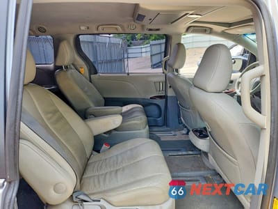Zdjęcie 11 z 14 samochodu: 2014 TOYOTA SIENNA XLE 7-PASSENGER VIN:5TDDK3DC3ES073692 - miniatura