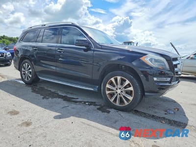 Czwarte zdjęcie samochodu z boku: 2013 MERCEDES-BENZ GL 450 4MATIC VIN:4JGDF7CE9DA254334 - miniatura
