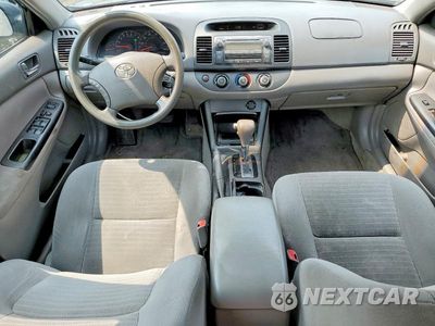 Zdjęcie 8 z 12 samochodu: 2005 TOYOTA CAMRY STANDARD VIN:4T1BE32K35U524815 - miniatura