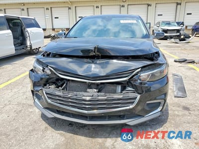 Piąte zdjęcie samochodu w środku: 2017 CHEVROLET MALIBU LT VIN:1G1ZE5ST1HF292983 - miniatura