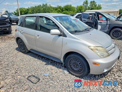 Czwarte zdjęcie samochodu z boku: 2005 SCION XA BASE VIN:JTKKT624050106824 - miniatura