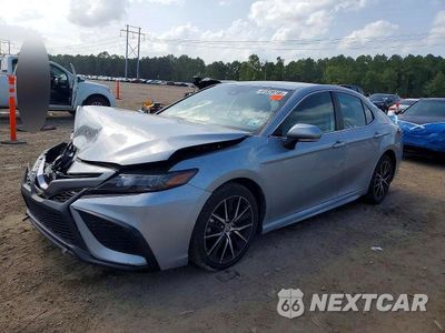 2023 TOYOTA CAMRY SE 4T1G11AK5PU823233 - główne zdjęcie licytacji z USA - miniatura