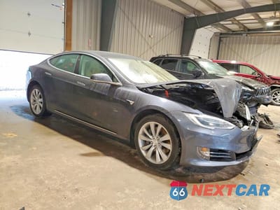 Czwarte zdjęcie samochodu z boku: 2017 TESLA MODEL S VIN:5YJSA1E25HF199016 - miniatura