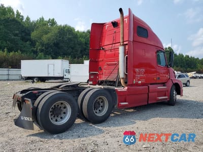 Trzecie zdjęcie samochodu z tyłu: 2007 VOLVO VNL SEMI TRUCK VIN:4V4NC9TG17N429708 - miniatura