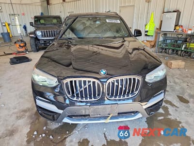 Piąte zdjęcie samochodu w środku: 2019 BMW X3 XDRIVE30I VIN:5UXTR9C52KLD90732 - miniatura
