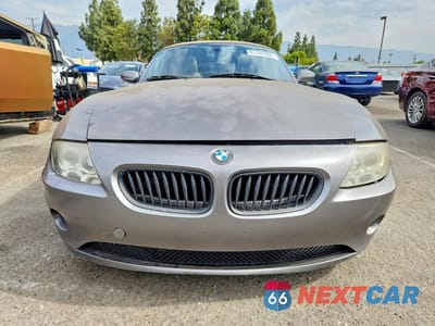 Piąte zdjęcie samochodu w środku: 2004 BMW Z4 3.0 VIN:4USBT53544LU06835 - miniatura