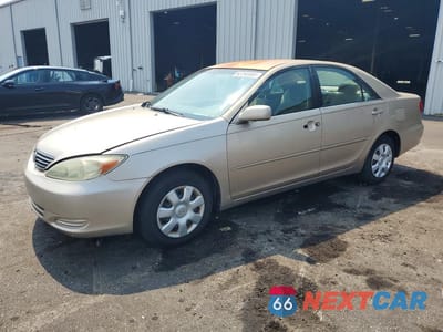 2003 TOYOTA CAMRY LE 4T1BE32K83U155026 - główne zdjęcie licytacji z USA - miniatura