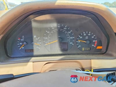 Zdjęcie 9 z 12 samochodu: 2002 MERCEDES-BENZ E 320 4MATIC VIN:WDBJH82J72X083095 - miniatura