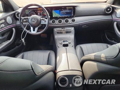 Zdjęcie 8 z 12 samochodu: 2019 MERCEDES-BENZ E 300 4MATIC VIN:WDDZF4KB1KA577067 - miniatura