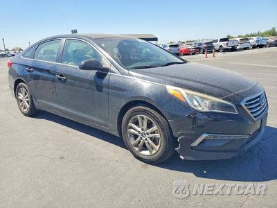 Czwarte zdjęcie samochodu z boku: 2015 HYUNDAI SONATA SE VIN:5NPE24AF7FH231726 - miniatura