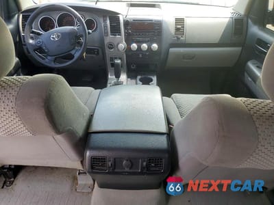 Zdjęcie 8 z 12 samochodu: 2011 TOYOTA TUNDRA CREWMAX SR5 VIN:5TFDW5F13BX170523 - miniatura