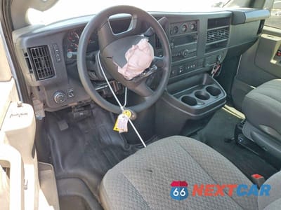 Zdjęcie 8 z 13 samochodu: 2025 CHEVROLET EXPRESS G2500 VIN:1GCWGAFP7S1113098 - miniatura