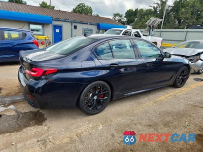 Trzecie zdjęcie samochodu z tyłu: 2023 BMW M550XI VIN:WBA13BK0XPCL25460 - miniatura
