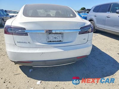 Zdjęcie 6 z 12 samochodu: 2014 TESLA MODEL S VIN:5YJSA1H16EFP35003 - miniatura