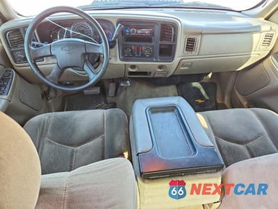 Zdjęcie 8 z 12 samochodu: 2004 CHEVROLET SILVERADO K2500 HEAVY DUTY VIN:1GCHK231X4F150004 - miniatura