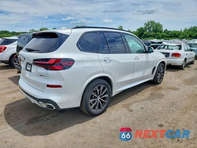 Trzecie zdjęcie samochodu z tyłu: 2026 BMW X5 XDRIVE40I VIN:5UX23EU01T9090393 - miniatura