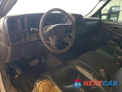 Zdjęcie 8 z 12 samochodu: 2006 CHEVROLET SILVERADO C2500 HEAVY DUTY VIN:1GCHC29U46E285812 - miniatura