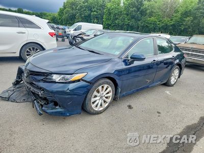 2020 TOYOTA CAMRY LE 4T1C11BK1LU007448 - główne zdjęcie licytacji z USA - miniatura