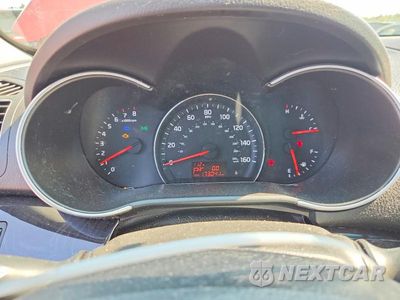 Zdjęcie 9 z 12 samochodu: 2014 KIA SORENTO LX VIN:5XYKT3A64EG462678 - miniatura
