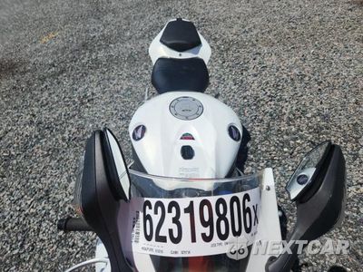 Piąte zdjęcie samochodu w środku: 2012 HONDA CBR1000 RR VIN:JH2SC594XCK401011 - miniatura