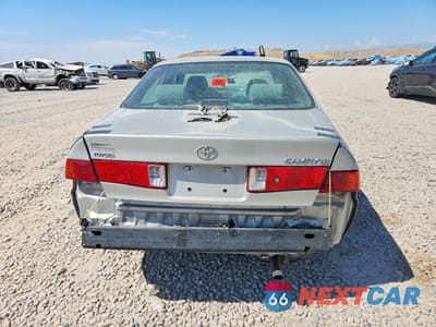 Zdjęcie 6 z 12 samochodu: 2001 TOYOTA CAMRY LE VIN:4T1BG22K61U102651 - miniatura
