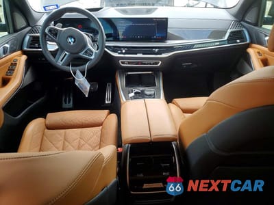 Zdjęcie 8 z 14 samochodu: 2025 BMW X5 M60I VIN:5UX33EU01S9Y53810 - miniatura