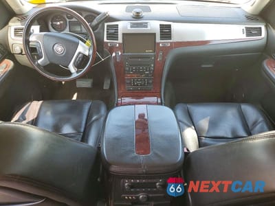 Zdjęcie 8 z 13 samochodu: 2007 CADILLAC ESCALADE ESV VIN:1GYFK66807R412603 - miniatura
