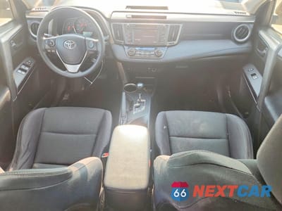 Zdjęcie 8 z 12 samochodu: 2015 TOYOTA RAV4 XLE VIN:JTMRFREV3FD115594 - miniatura
