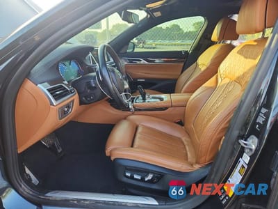 Zdjęcie 7 z 12 samochodu: 2018 BMW 750 XI VIN:WBA7F2C50JB238725 - miniatura