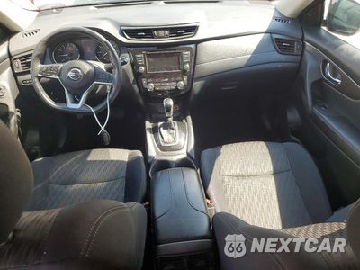 Zdjęcie 8 z 13 samochodu: 2019 NISSAN ROGUE SV VIN:5N1AT2MV9KC747252 - miniatura