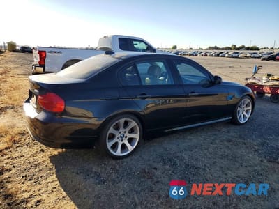 Trzecie zdjęcie samochodu z tyłu: 2011 BMW 328 I VIN:WBAPH7C55BE682819 - miniatura