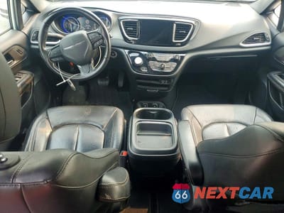 Zdjęcie 8 z 13 samochodu: 2020 CHRYSLER PACIFICA TOURING L VIN:2C4RC3BG7LR267821 - miniatura